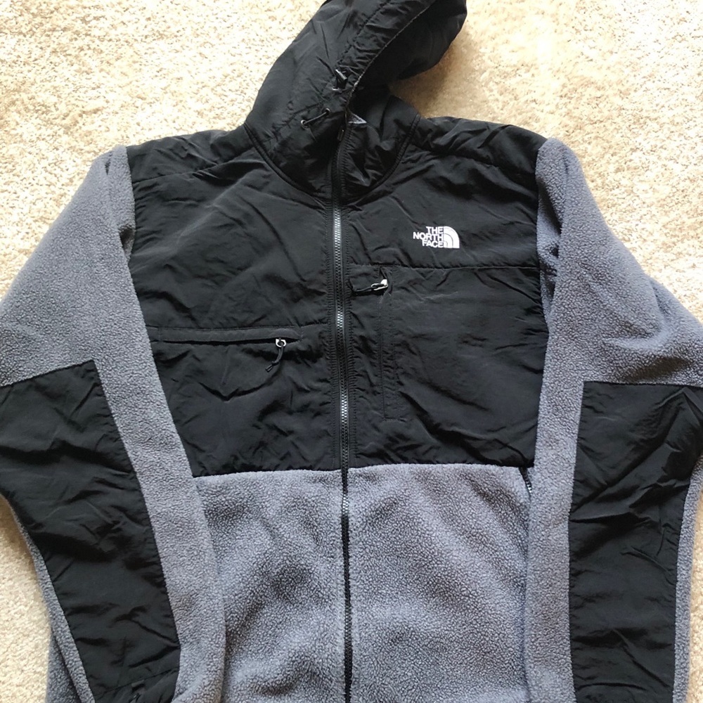 Men’s Large North Face Denali Jacket with hood